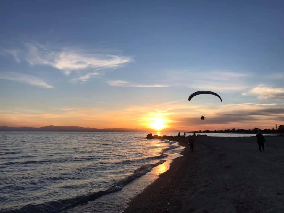 Aigeas Camping Nea Kallikrateia Exterior foto